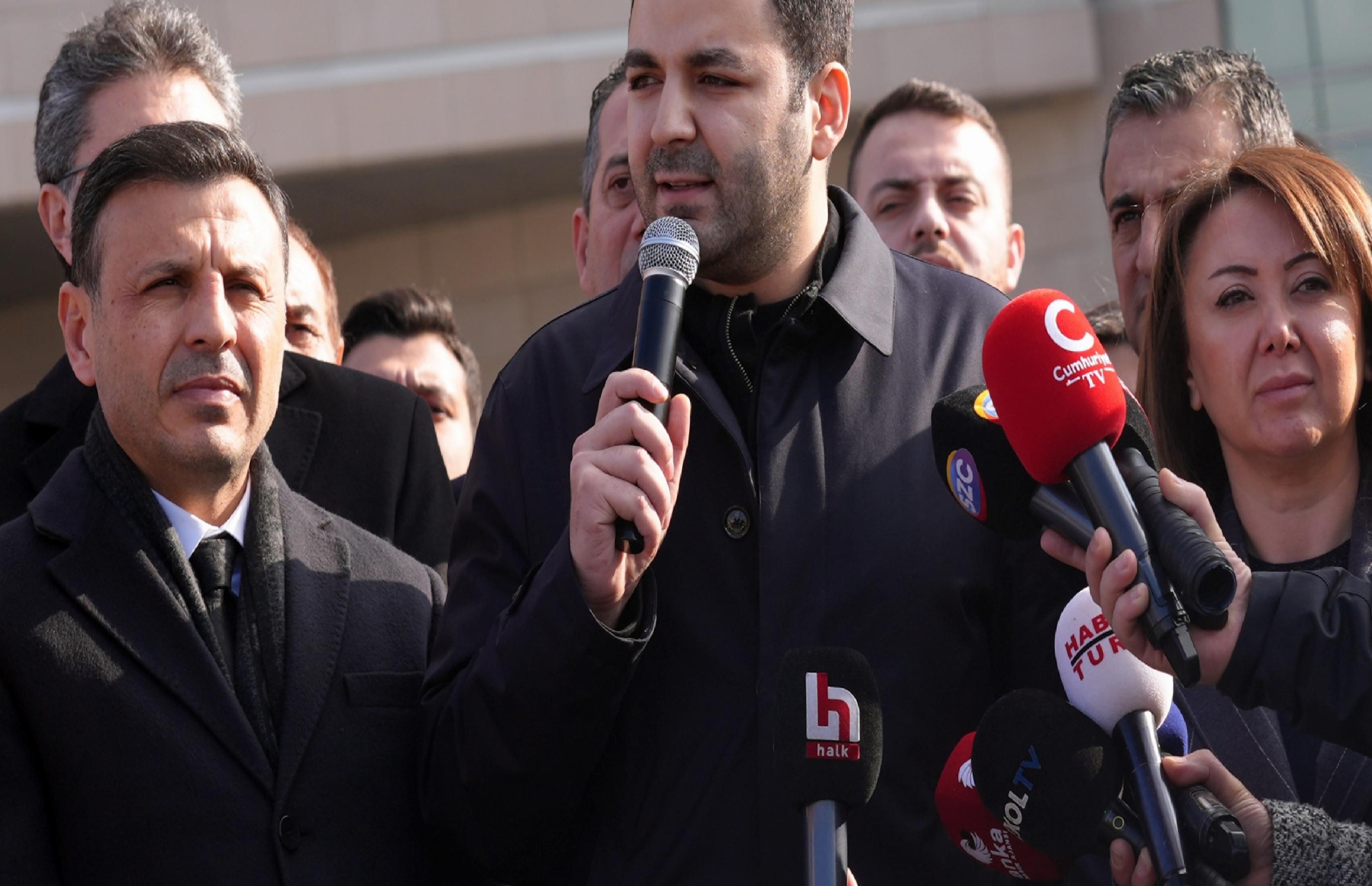 chp-genclik-kollari-genel-baskani-cem-aydin-adli-kontrol-sartiyla-serbest-birakildi-haberi-ydPE2Fat.jpg