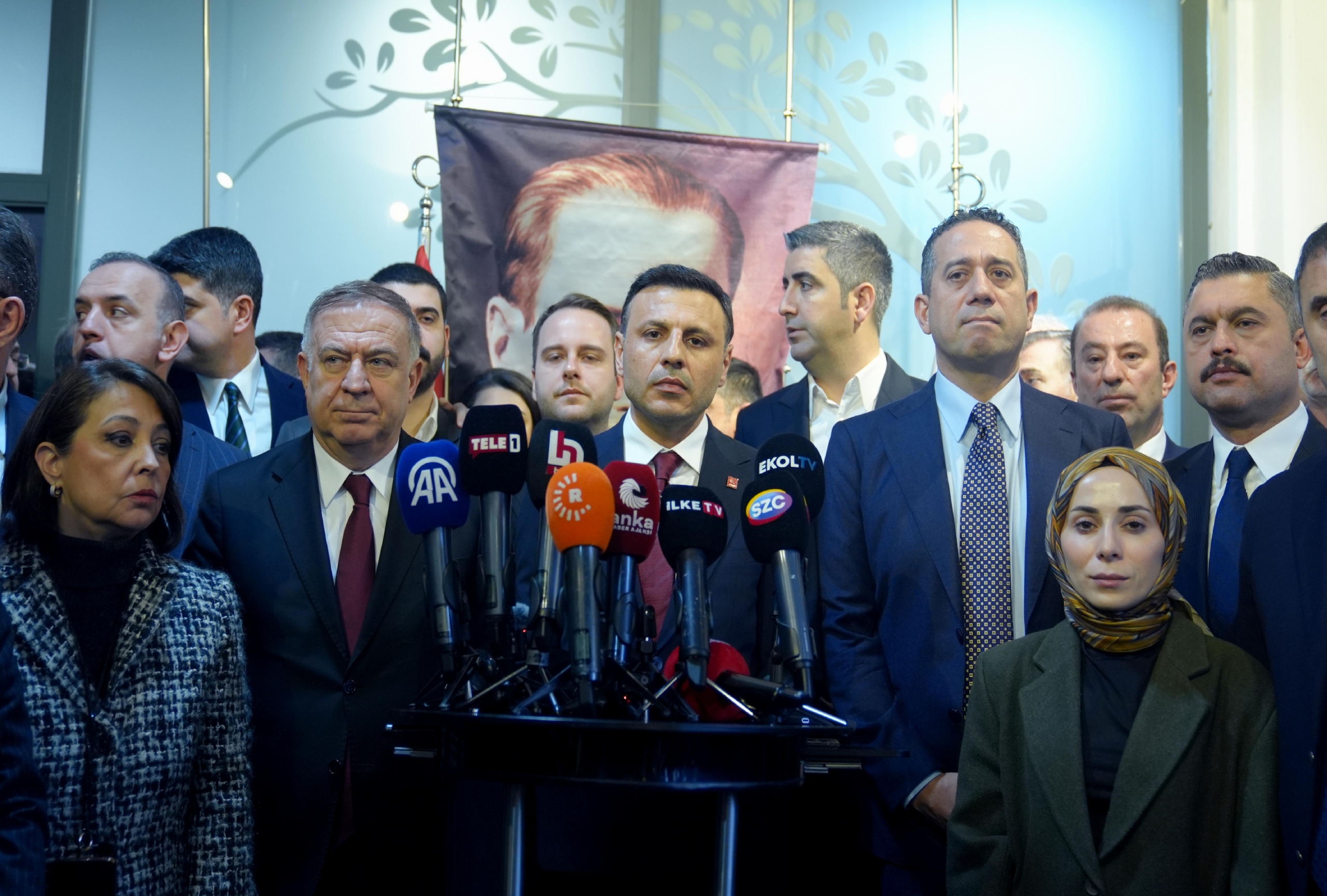 chpli-zeybekten-besiktas-belediye-baskani-akpolatin-gozaltina-alinmasina-ait-aciklama-SYuddDqC.jpg