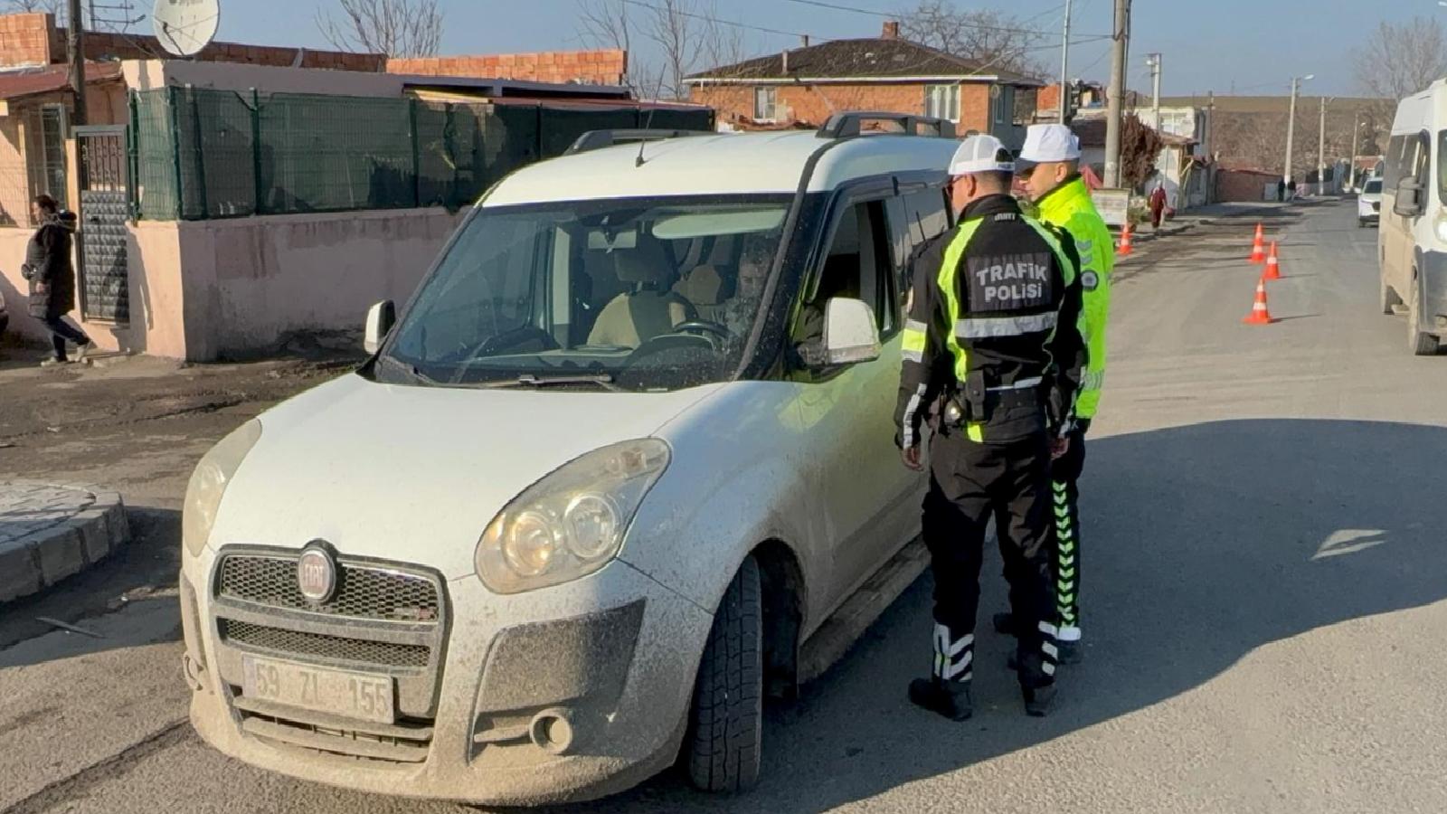 corluda-polis-ekipleri-asayis-uygulamasi-yapti-haberi-ppeTLrWI.jpg