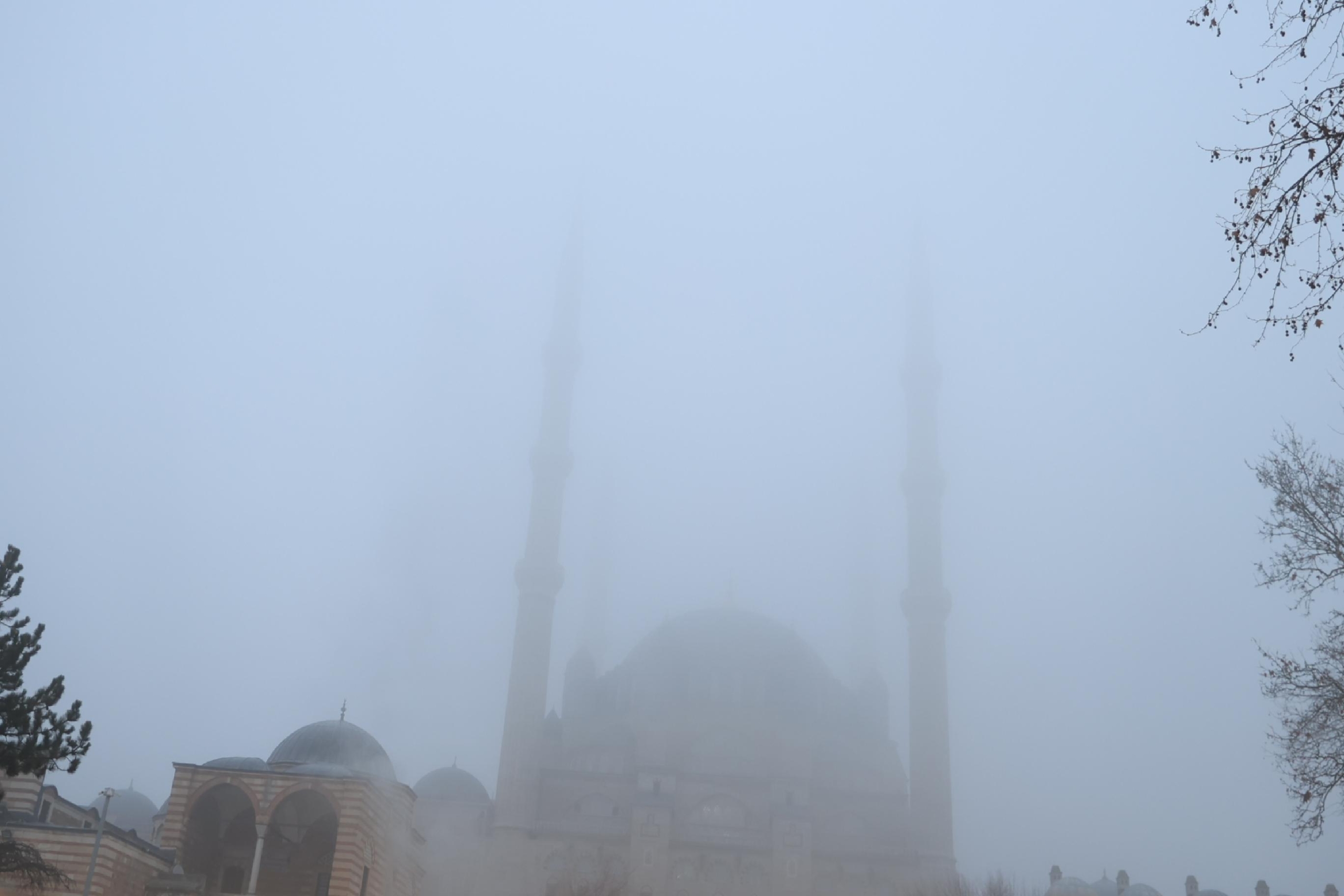 edirne-ve-tekirdagda-sis-etkili-oldu-haberi-VSpHnGTE.jpg