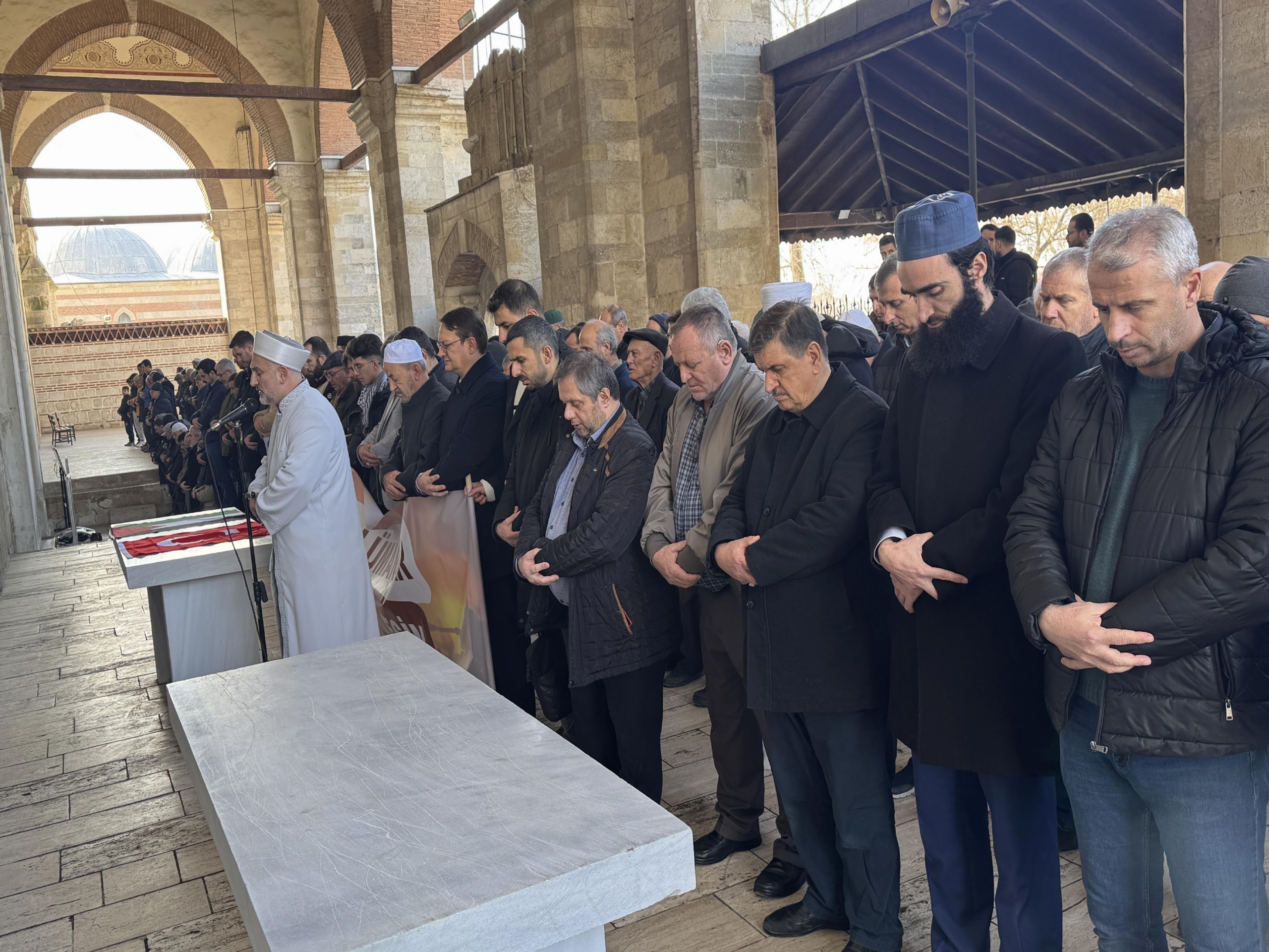 edirnede-izzeddin-el-kassam-tugaylari-komutani-muhammed-ed-dayf-icin-giyabi-cenaze-namazi-kilindi-haberi-Jxkh2w8i.jpg
