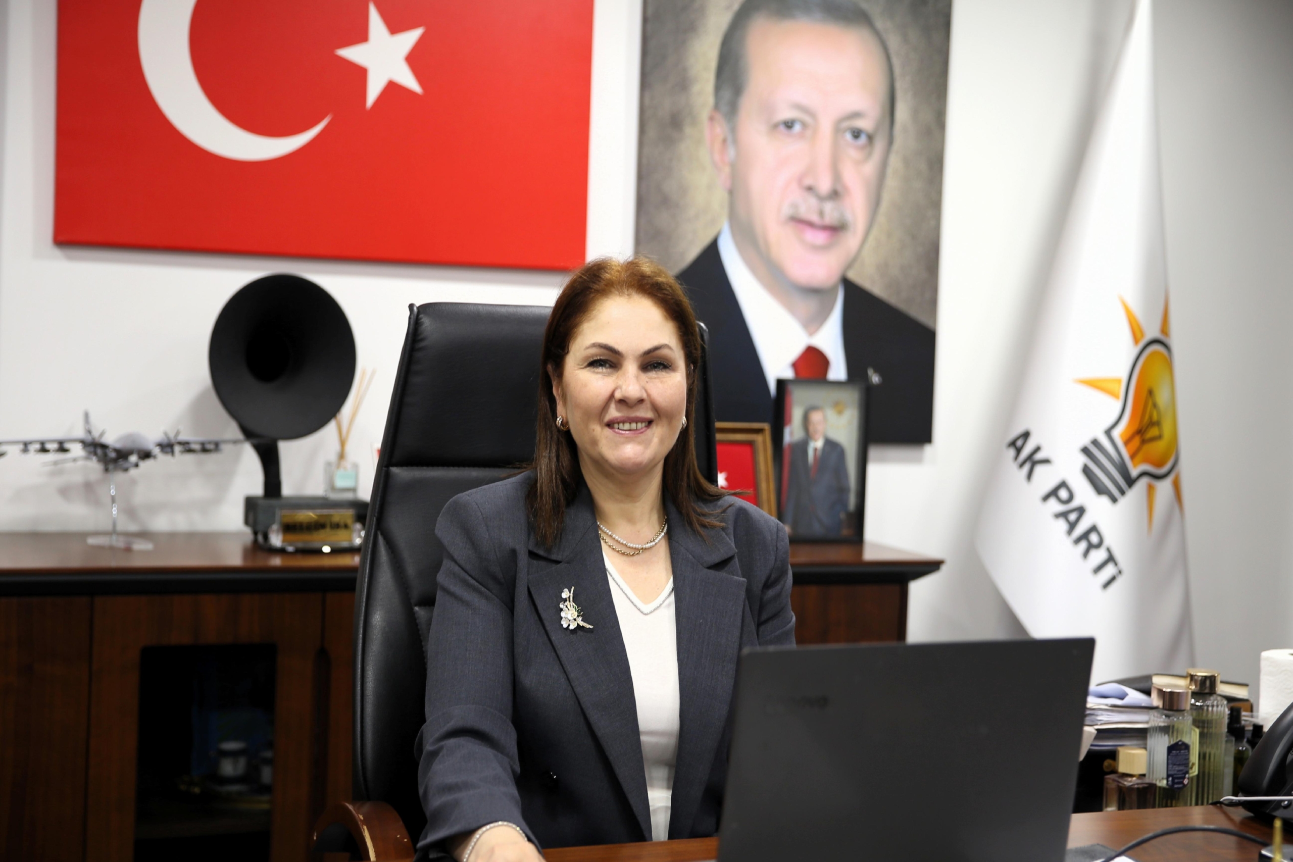 edirnede-siyasi-parti-il-baskanlari-aanin-yilin-kareleri-oylamasina-katildi-haberi-YZLKZPqL.jpg