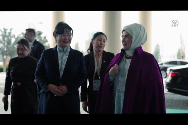 Emine Erdoğan’dan Moğolistan Cumhurbaşkanı ve eşinin ziyaretine ilişkin paylaşım: