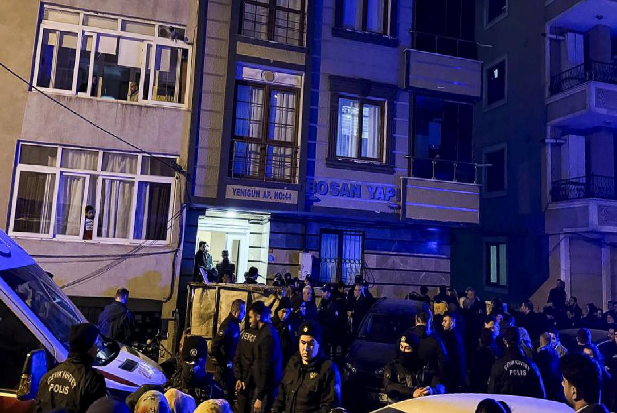 eyupsultanda-ayni-aileden-4-kisi-silahla-vurularak-olduruldu-haberi-XwwbCZFH.jpg