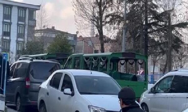 Eyüpsultan’da öldürülen aynı aileden 4 kişinin cenazeleri defnedildi haberi