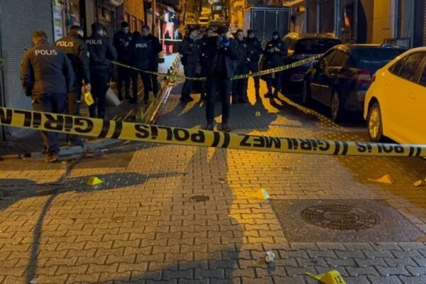 Fatih’te çıkan silahlı arbedede bir kişi hayatını yitirdi