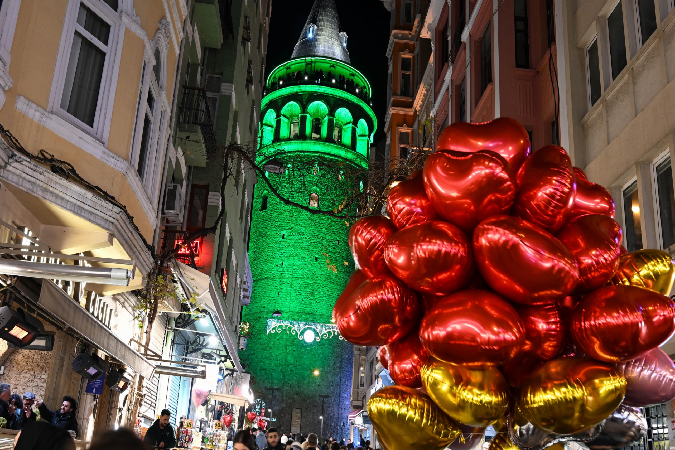 galata-kulesi-serviks-kanseri-farkindalik-ayi-kapsaminda-yesile-burundu-z8dh7fk7.jpg