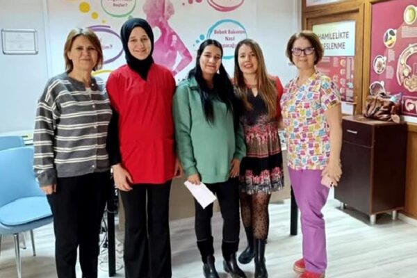 Gelibolu’da anne adaylarına yönelik ebe polikliniği açıldı haberi