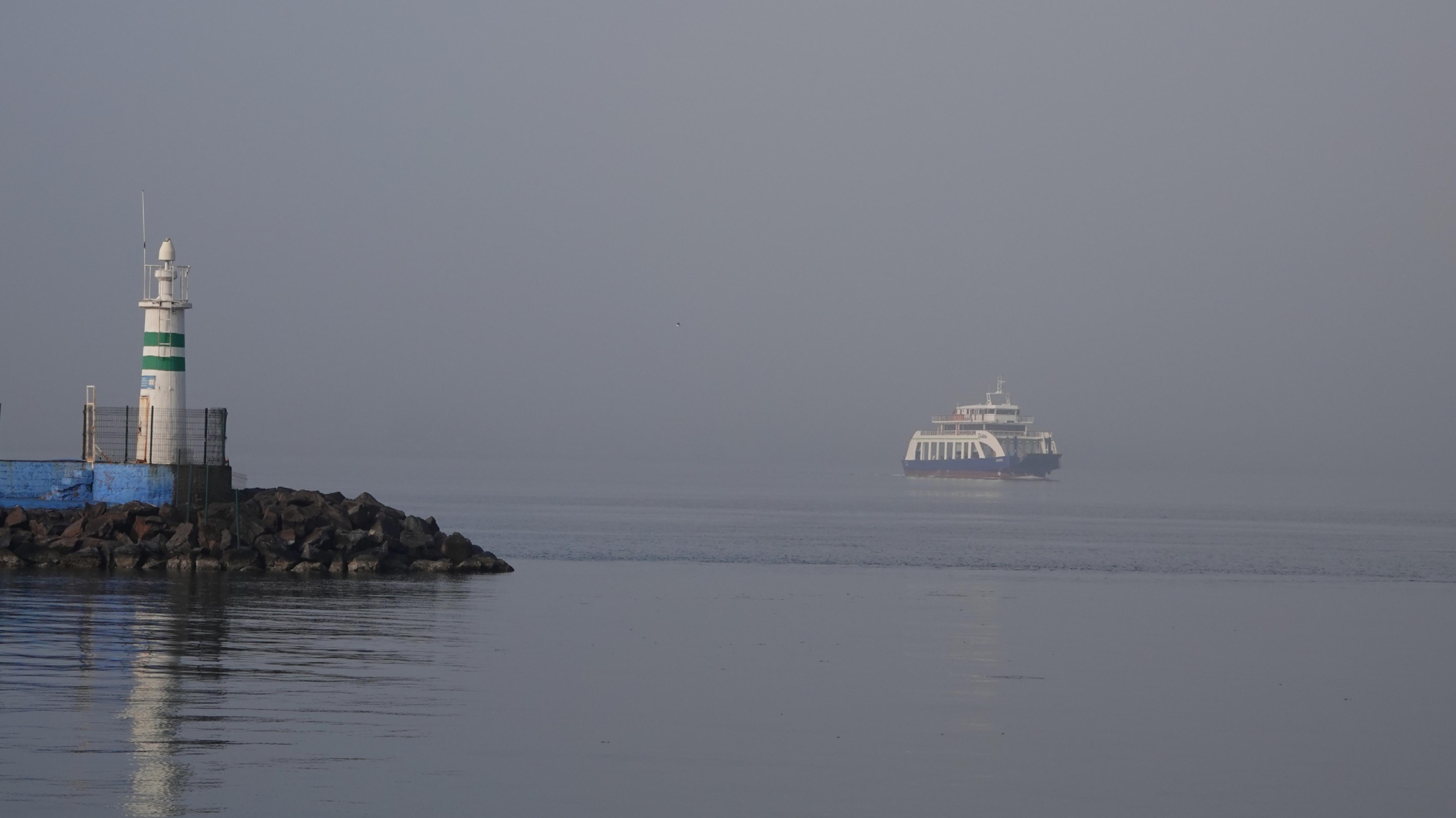 guncelleme-2-canakkale-bogazi-tek-yonlu-transit-gemi-gecislerine-yeniden-acildi-haberi-sOOeWDWd.jpg