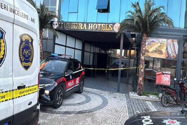 GÜNCELLEME – Ataşehir’de otelde çıkan yangında yaralanan 3 çalışan hastanede hayatını kaybetti
