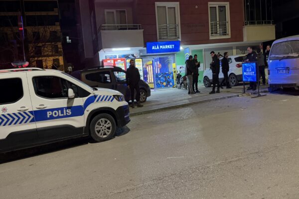 GÜNCELLEME – Bursa’da monopol bayisi silahlı 2 kişi tarafından soyuldu