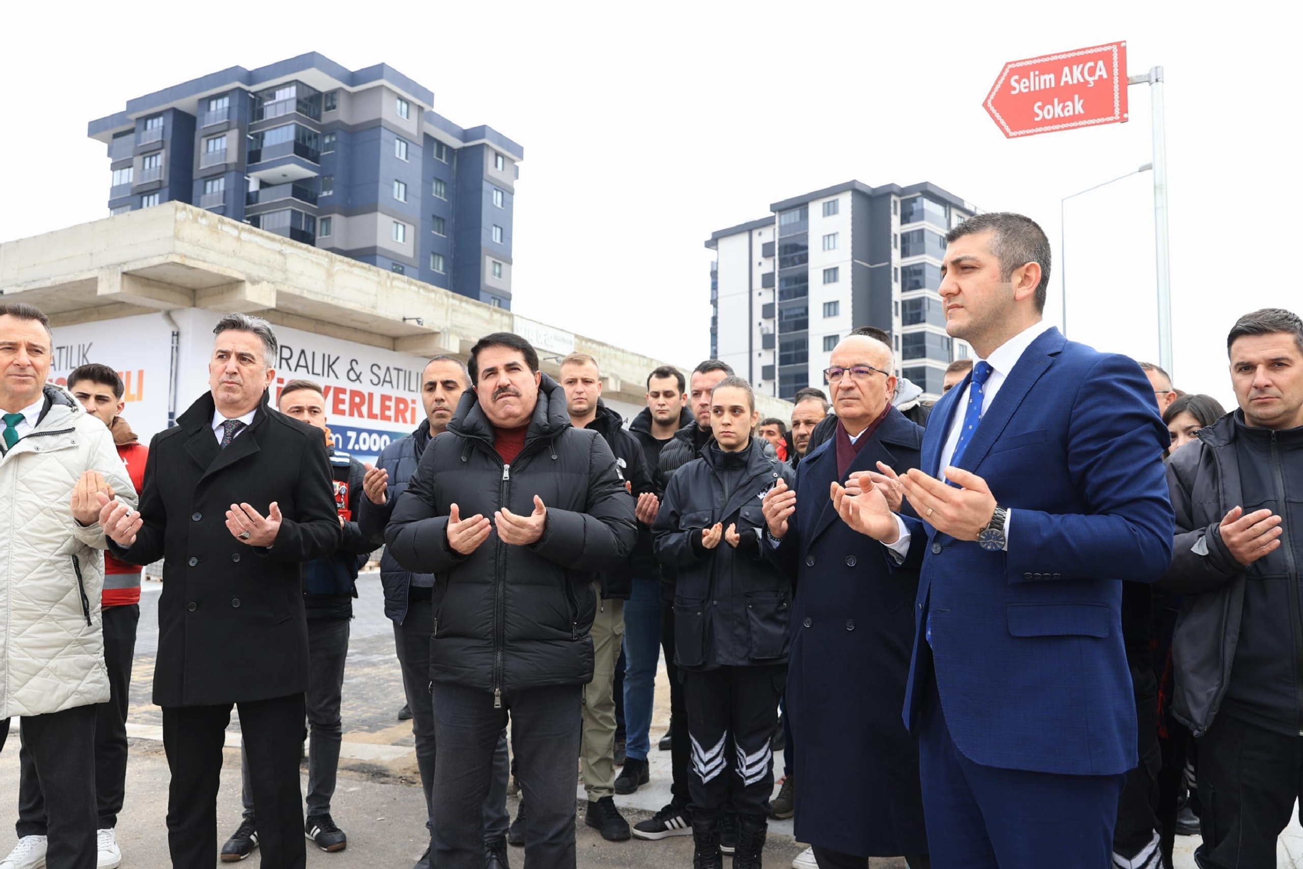 hayatini-kaybeden-edirne-goc-idaresi-mudurlugu-personeli-akcanin-ismi-sokaga-verildi-haberi-EgLgWURc.jpg
