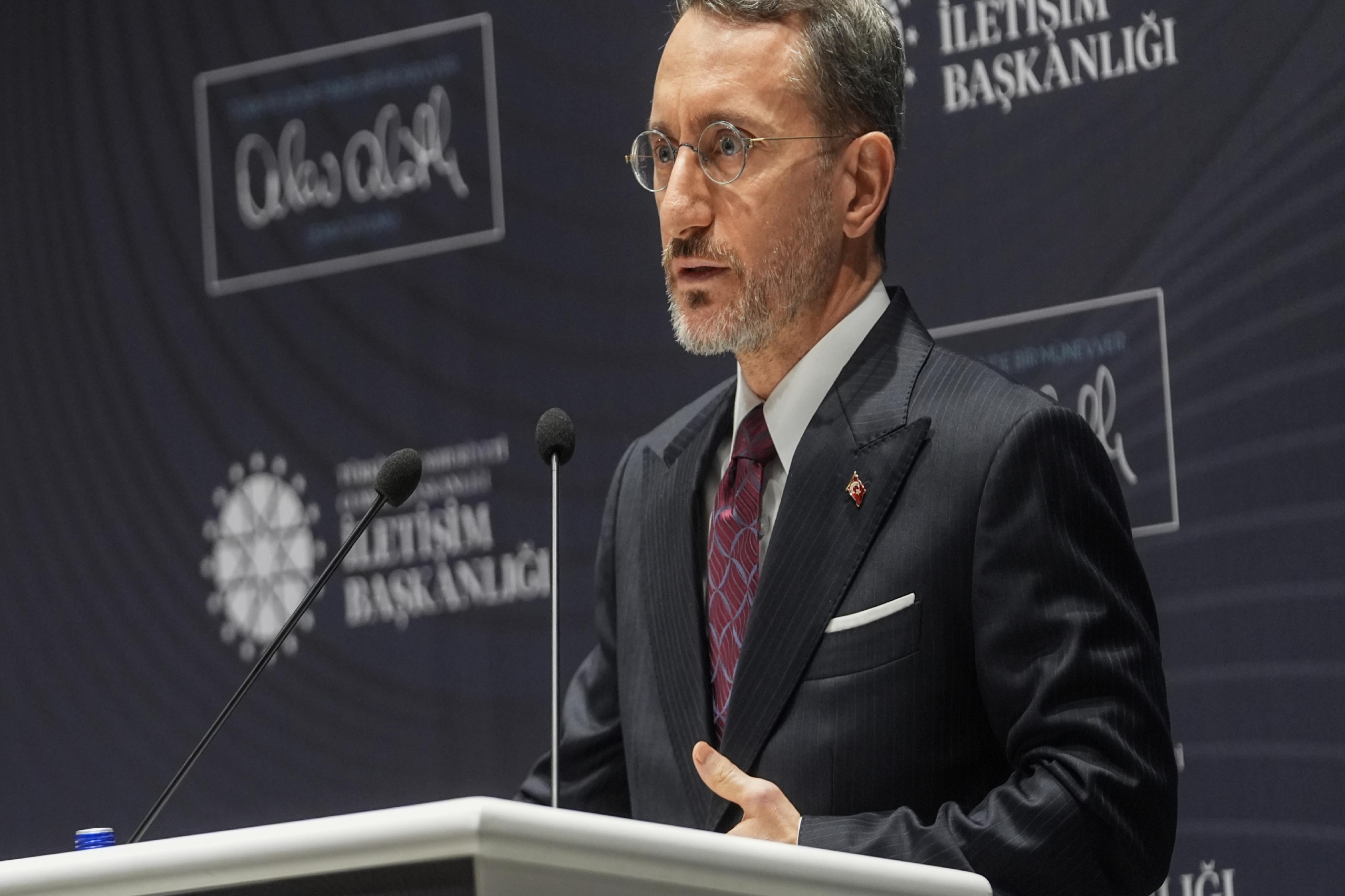 iletisim-baskani-altun-turkiye-nobetinde-bir-munevver-alev-alatli-sempozyumunda-konustu-haberi-QD7emlUy.jpg