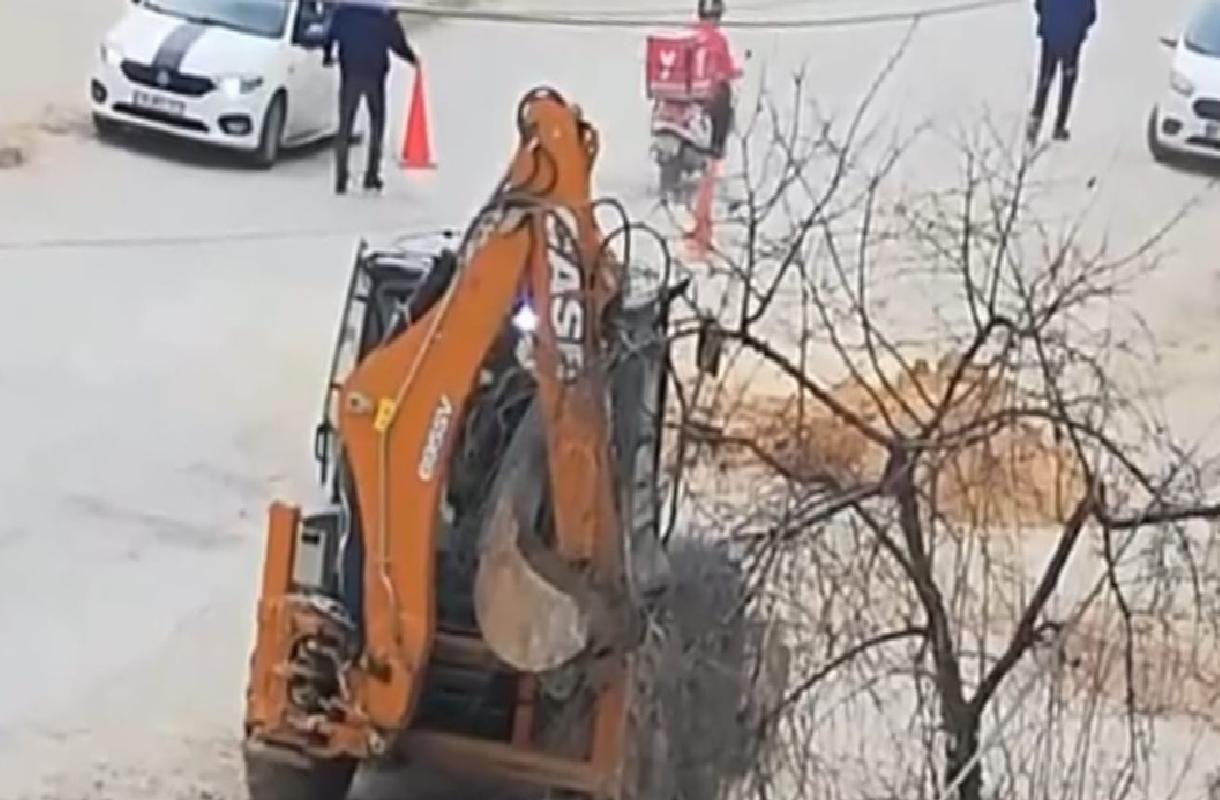 inegolde-altyapi-calismasi-sirasinda-dogal-gaz-borusu-delindi-dbtg3Pfb.jpg