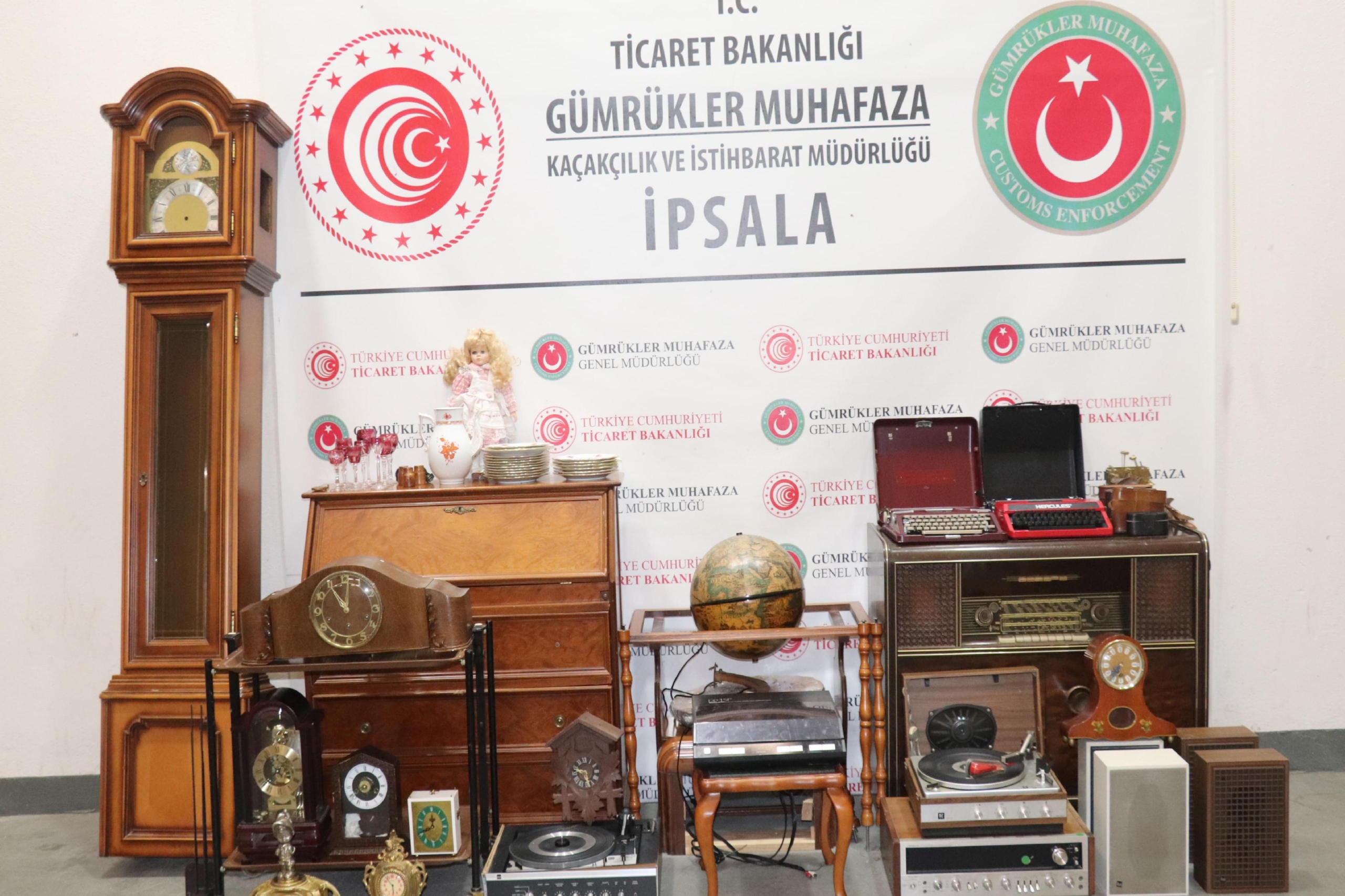ipsala-sinir-kapisinda-antika-niteligi-tasiyan-cok-sayida-esya-ele-gecirildi-haberi-vHnuqTnA.jpg