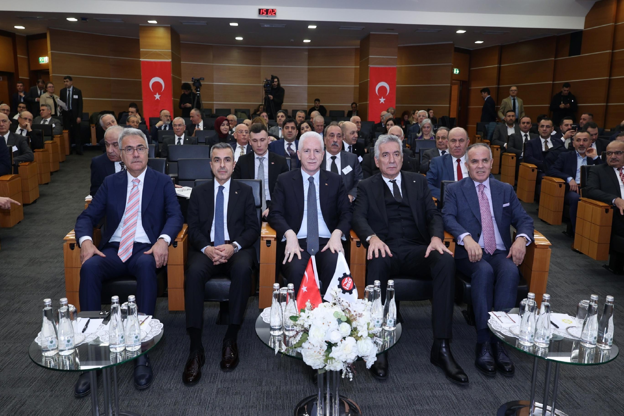 iso-meclisi-sivas-ticaret-ve-sanayi-odasi-uyelerini-konuk-etti-haberi-Xa4LPXPk.jpg