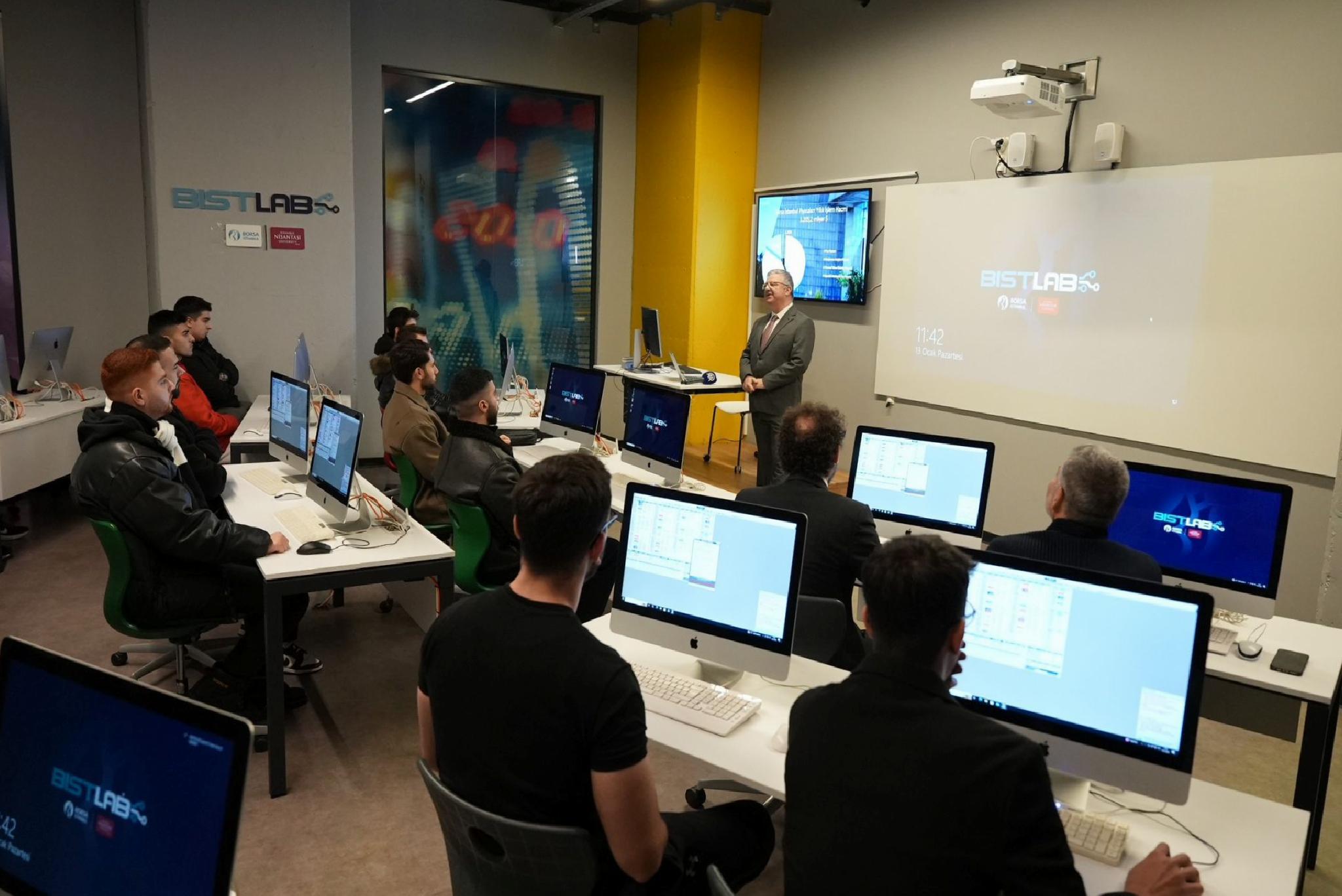 istanbul-nisantasi-universitesi-neotech-yerleskesinde-bistlab-acildi-K9bPuPPS.jpg