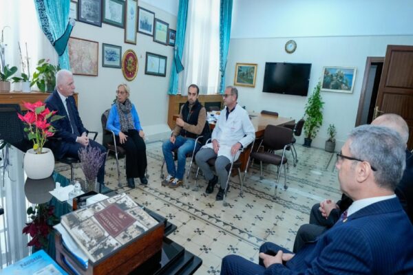 İstanbul Valisi Gül’den sanatçı Edip Akbayram’a hastanede ziyaret
