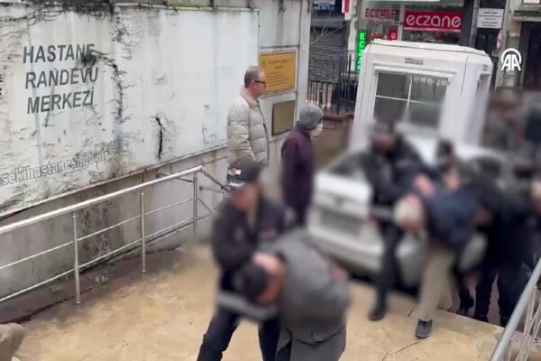 İstanbul’da kaçak alkol operasyonunda yakalanan 3 zanlı tutuklandı