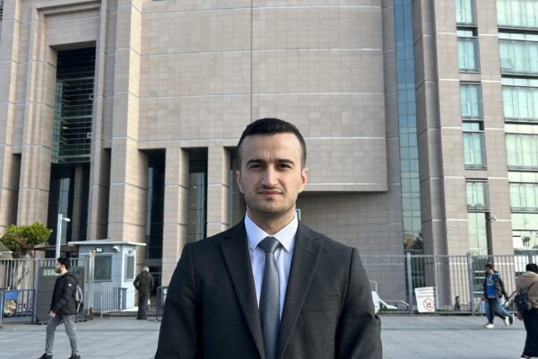 İsveç’te yaşayan kebap ustası çalınan kimlik bilgileri nedeniyle adliyelik oldu haberi