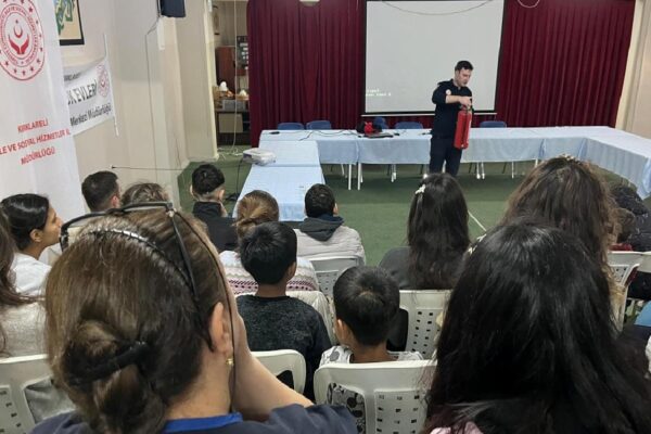 Kırklareli’nde Çocuk Evleri Koordinasyon Merkezindeki çocuklara yangın eğitimi verildi haberi