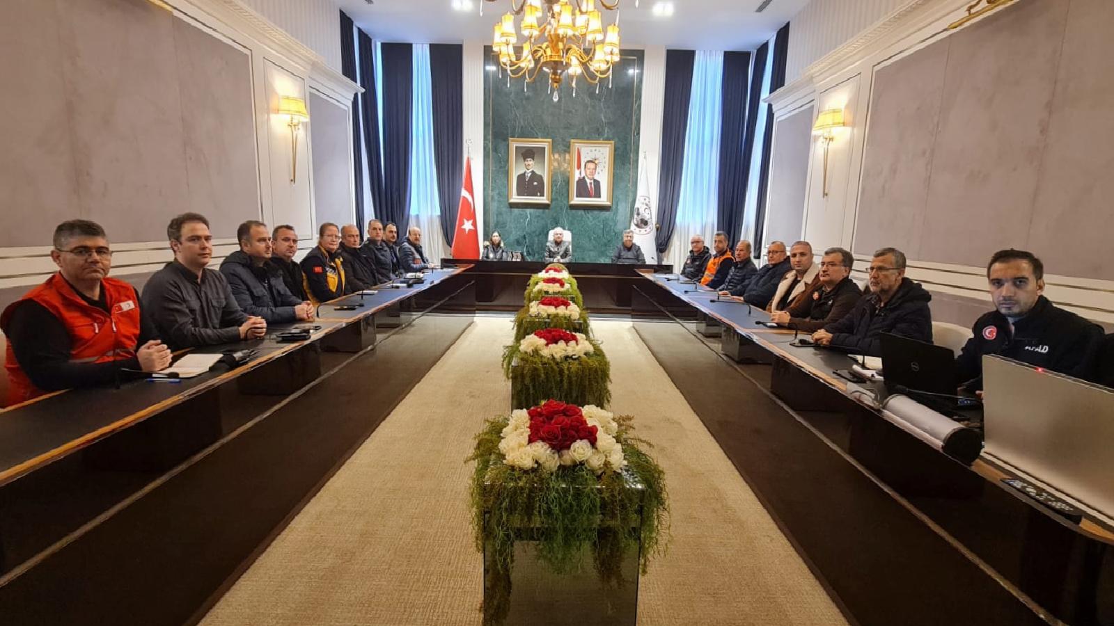 kirklarelinde-kriz-uyum-merkezi-kiymetlendirme-toplantisi-yapildi-t8Tc9ymp.jpg