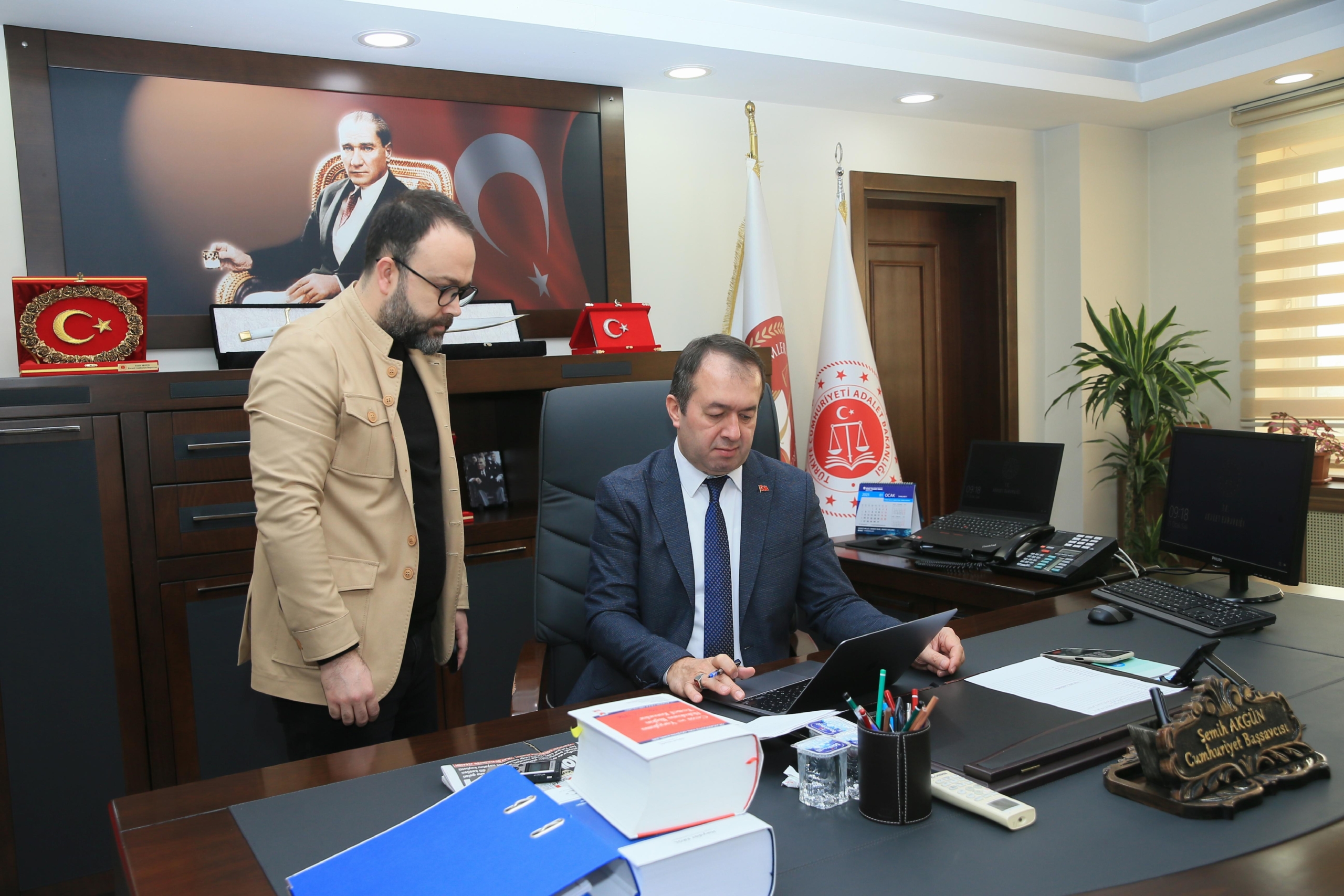 kocaeli-cumhuriyet-bassavcisi-akgun-aanin-yilin-kareleri-oylamasina-katildi-haberi-BD2wDZUb.jpg