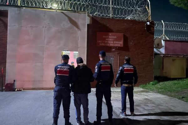 Kocaeli merkezli DEAŞ operasyonunda yakalanan zanlı tutuklandı