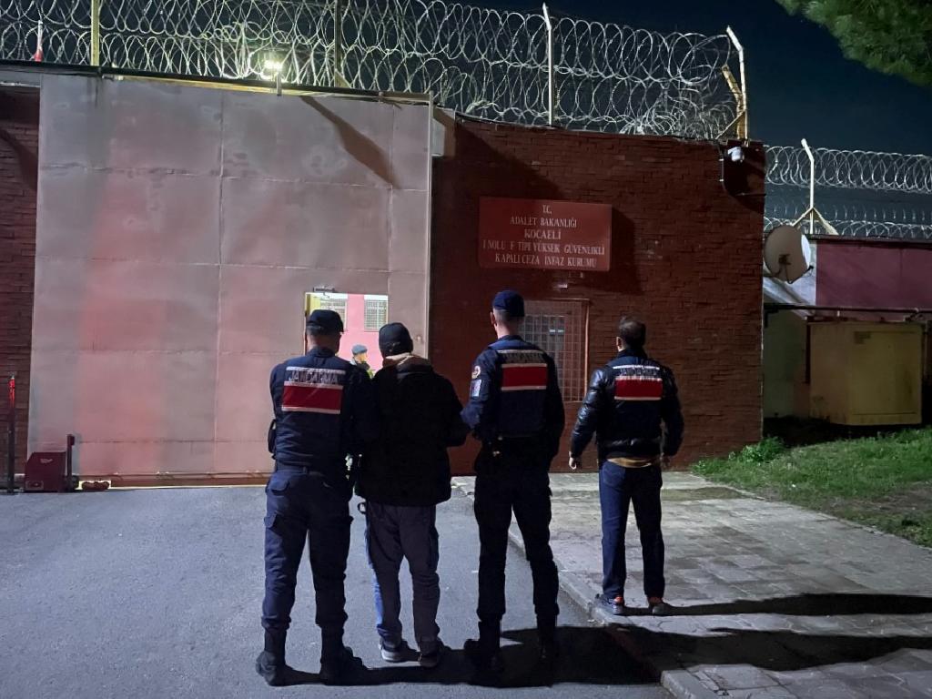 kocaeli-merkezli-deas-operasyonunda-yakalanan-zanli-tutuklandi-ZDUerKtI.jpg