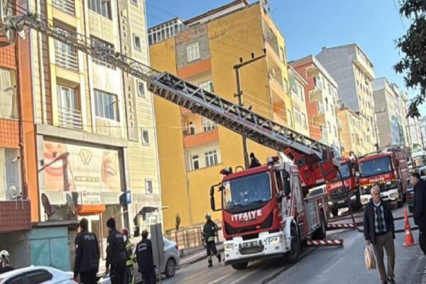 Kocaeli’de apartman dairesinde çıkan yangın söndürüldü haberi