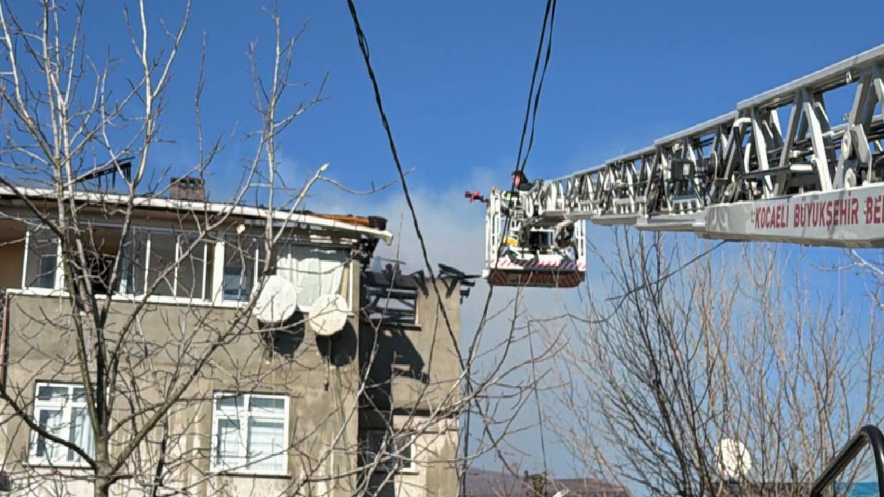 kocaelide-apartmanda-cikan-yanginda-mahsur-kalan-3-cocuk-kurtarildi-haberi-jiRsw1qZ.jpg