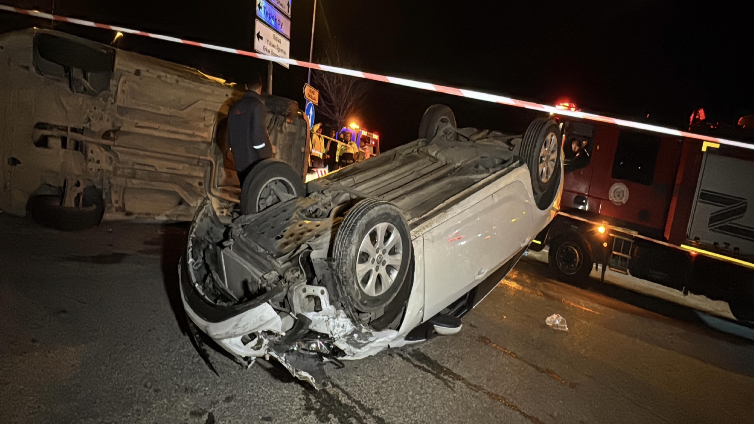 kocaelide-hafif-ticari-arac-ile-otomobilin-carpistigi-kazada-4-kisi-yaralandi-jenE1hcx.jpg