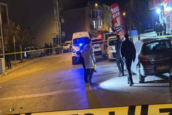 Kocaeli’de iki grup arasında çıkan silahlı kavgada 1 kişi öldü, 2 kişi yaralandı haberi