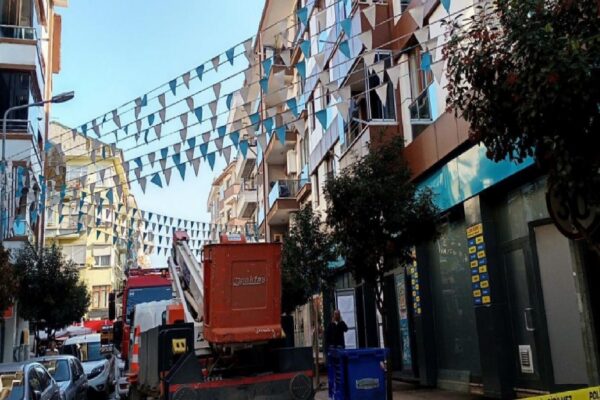 Kocaeli’de markette çıkan yangında 6 kişi dumandan etkilendi