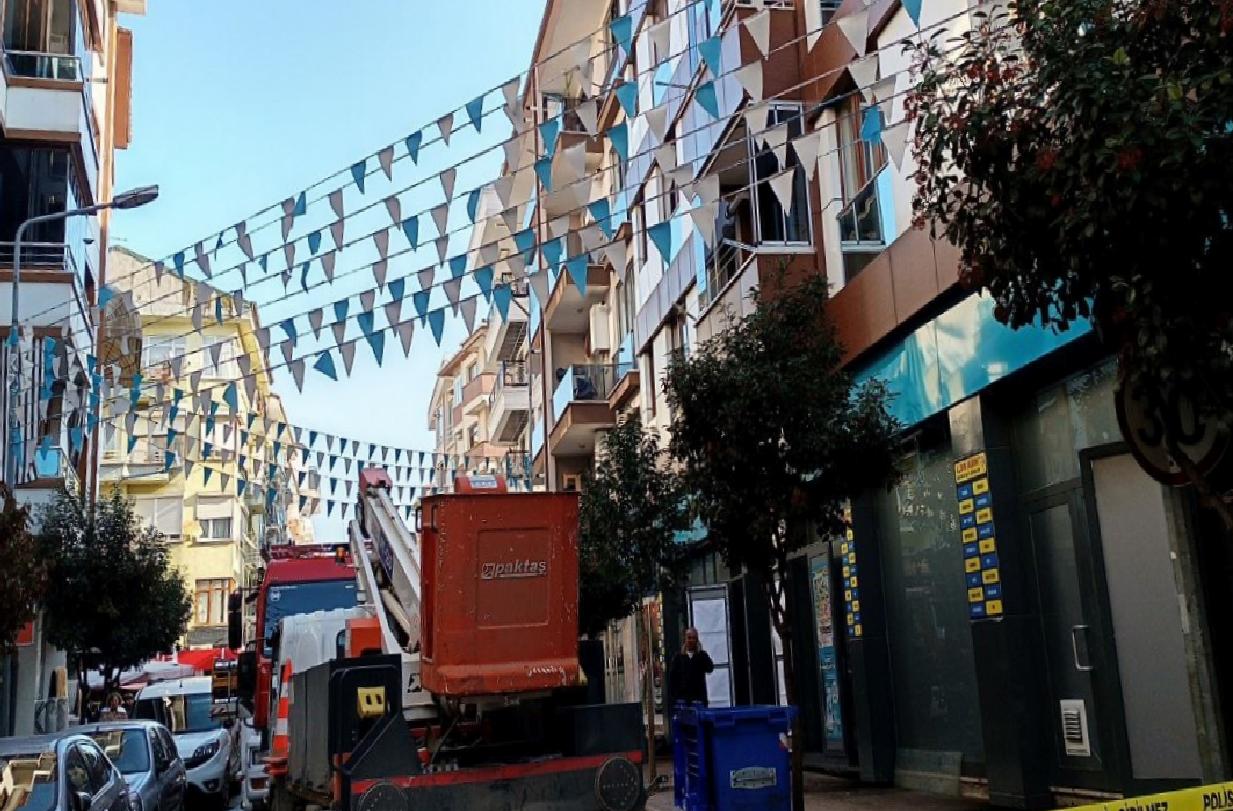kocaelide-markette-cikan-yanginda-6-kisi-dumandan-etkilendi-MNFyDCLn.jpg
