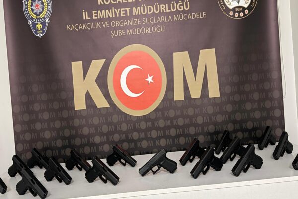 Kocaeli’de silah kaçakçılığı operasyonunda yakalanan 6 zanlı tutuklandı