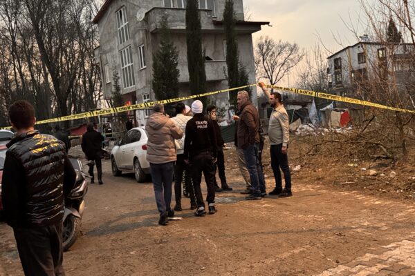 Kocaeli’de şüphelinin evine giden polis darbedildi haberi
