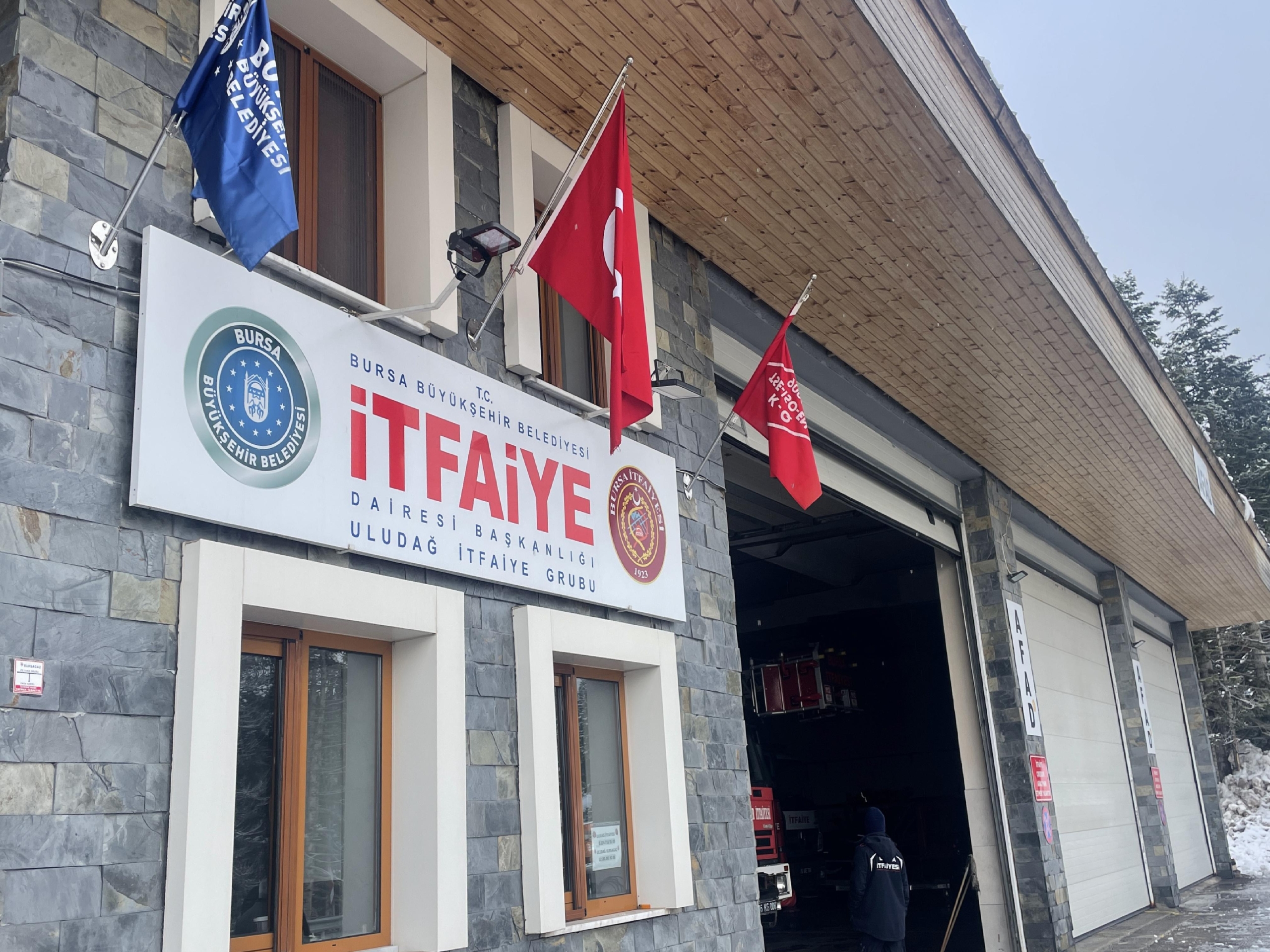 konaklama-imkani-bulunan-16-kayak-merkezinin-3unde-itfaiye-ekibi-gorev-yapiyor-haberi-5SrBFkS2.jpg