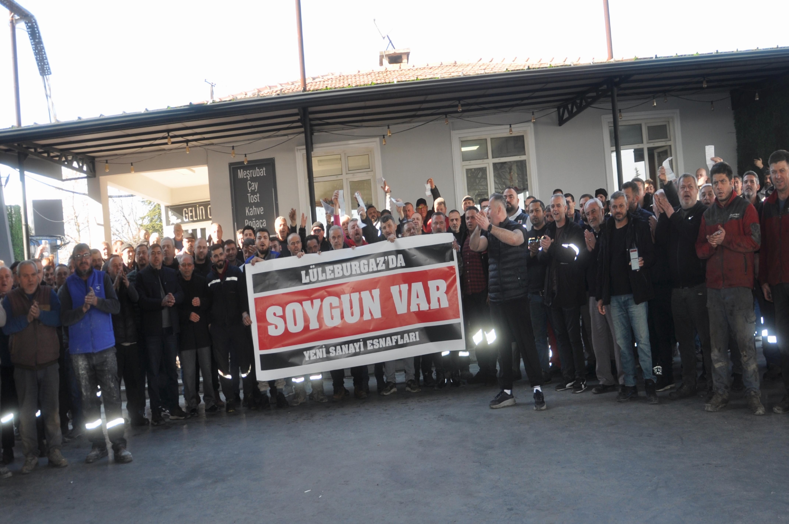 luleburgazda-su-ve-kati-atik-ucretlerine-yapilan-zam-protesto-edildi-haberi-vGg4mMQN.jpg