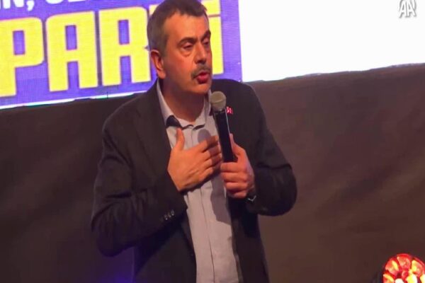 Milli Eğitim Bakanı Tekin, AK Parti Çanakkale İl Başkanlığı’nın 8. Olağan Kongresi’nde konuştu: haberi