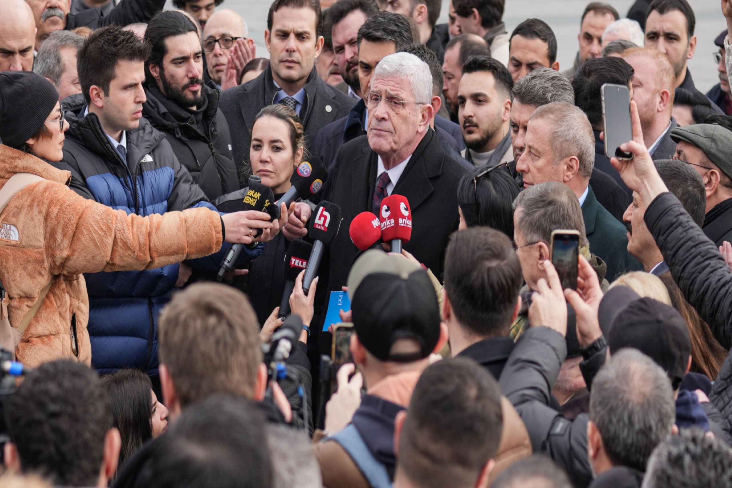 ozel-ve-dervisoglu-umit-ozdaga-destek-icin-istanbul-adliyesine-geldi-haberi-8DcEbqJW.jpg