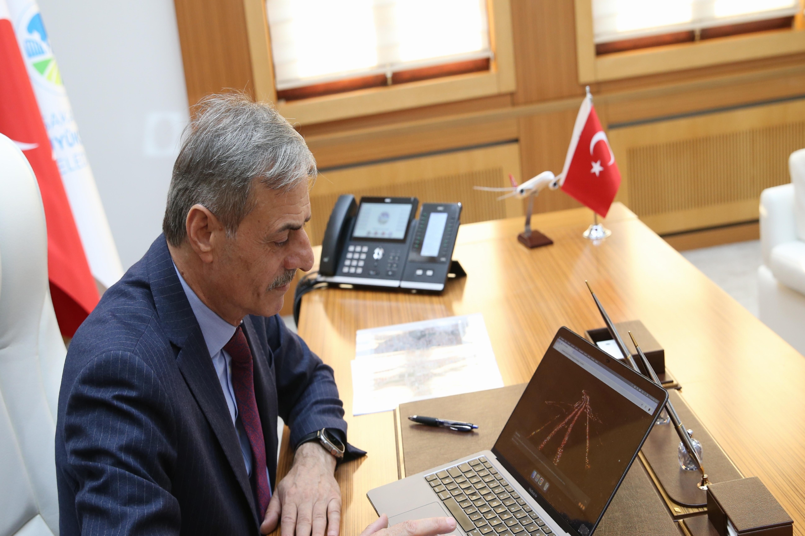 sakarya-buyuksehir-belediye-baskani-alemdar-aanin-yilin-kareleri-oylamasina-katildi-OahsnY1A.jpg