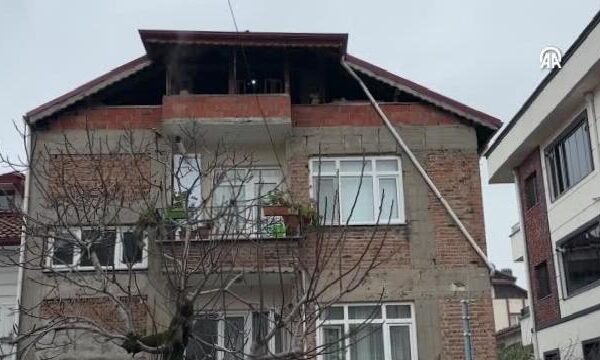 Sakarya’da baba oğul “şampiyon kanaryalar” yetiştiriyor