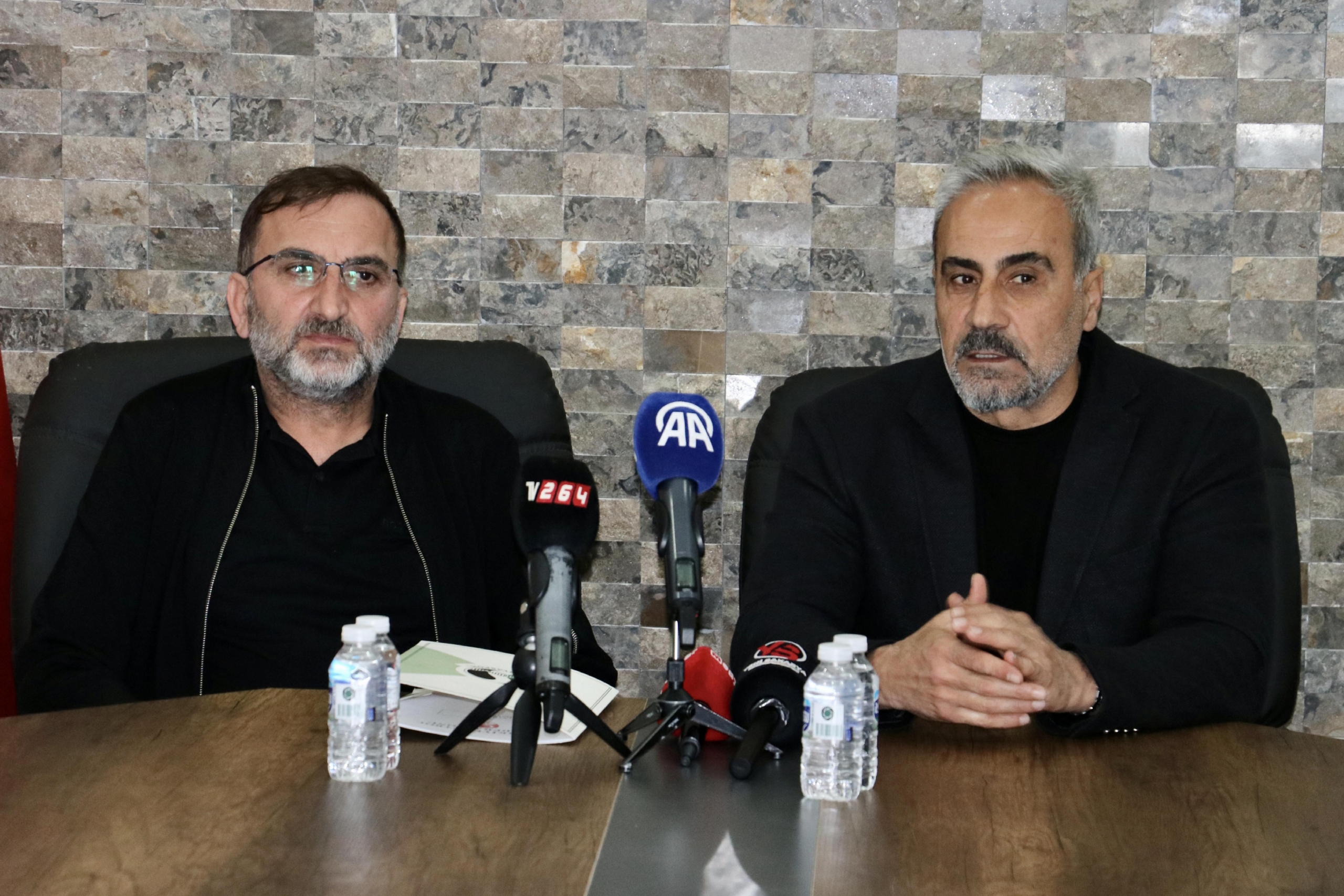 sakaryaspor-teknik-direktor-mustafa-dalci-ile-sozlesme-imzaladi-haberi-3vnbrYQy.jpg