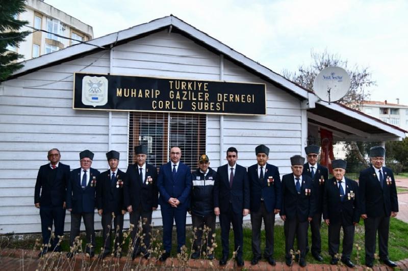 tekirdag-valisi-soyturkten-gaziler-dernegine-ziyaret-haberi-8nUQeCbK.jpg