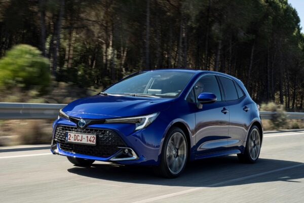 Toyota Corolla Hatchback Hybrid, “Yılın Aile Otomobili” ödülünü kazandı haberi