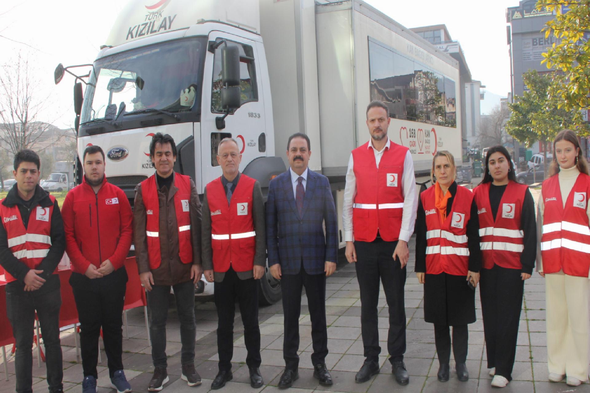 turk-kizilay-basiskele-temsilciliginden-kan-bagisi-etkinligi-haberi-VWDGIzEG.jpg