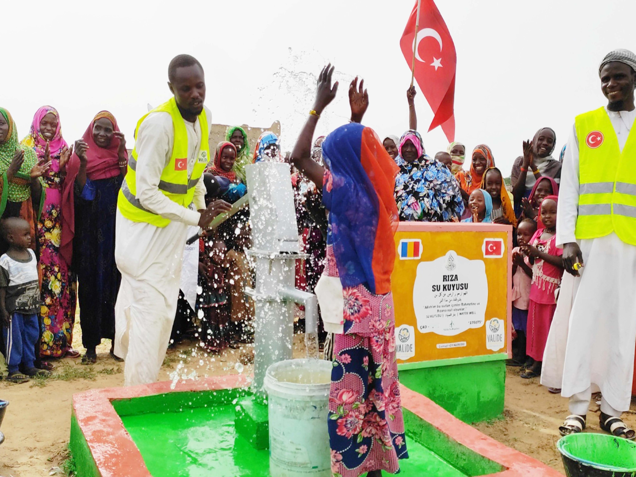 valide-insani-yardim-derneginden-afrika-ve-gazzeye-su-yardimi-NYRl6ccf.jpg