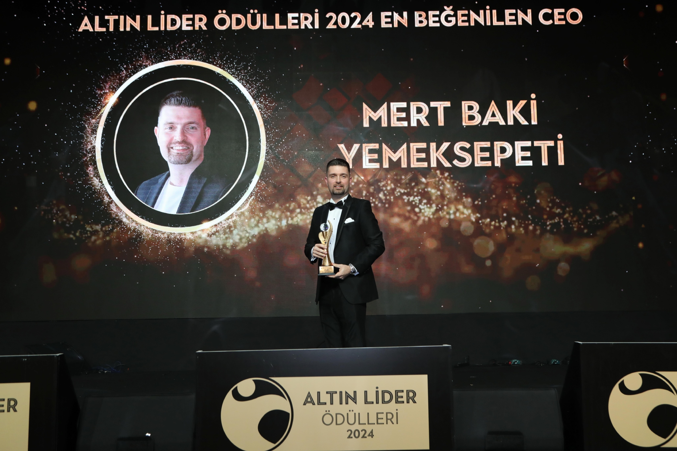 yemeksepeti-altin-lider-odullerinde-cifte-basari-elde-etti-haberi-a4umCD52.jpg