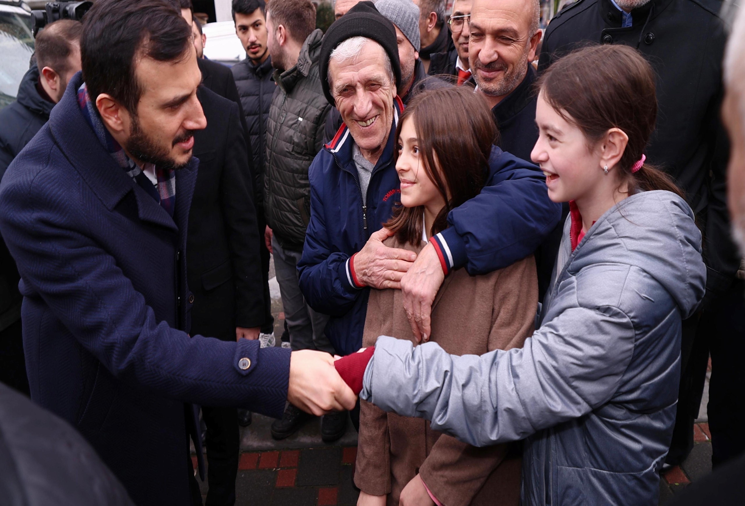 ak-parti-istanbul-il-baskani-ozdemir-bazi-ilcelere-ziyarette-bulundu-haberi-YDj5cjD5.jpg
